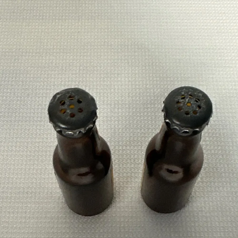 BUDWEISER BEER ADVERTISING GLASS SALT AND PEPPER SHAKERS WITH Metal TOPS
